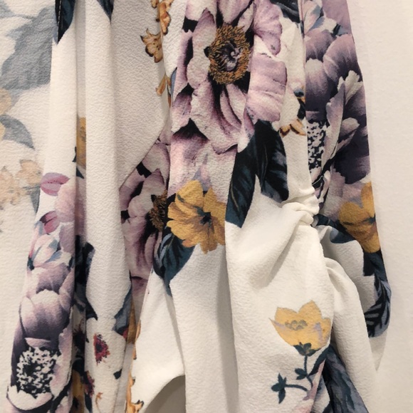 City Chic NWT Summer Flirt Top in Ivory - sold out online! 🌸 - Picture 3 of 7